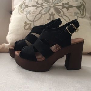 MADE IN PORTUGAL STRAPPY SANDALS